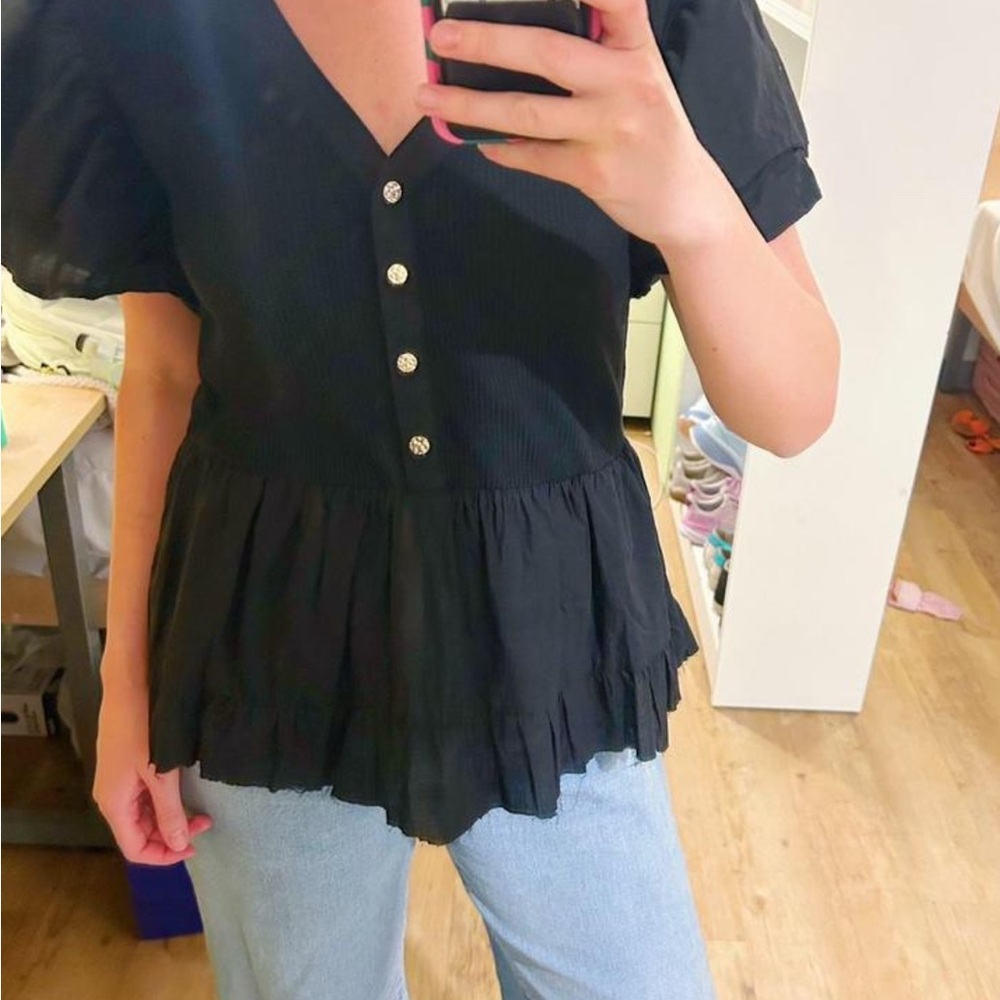 DECJUBA Black Buttoned V-Neck Blouse